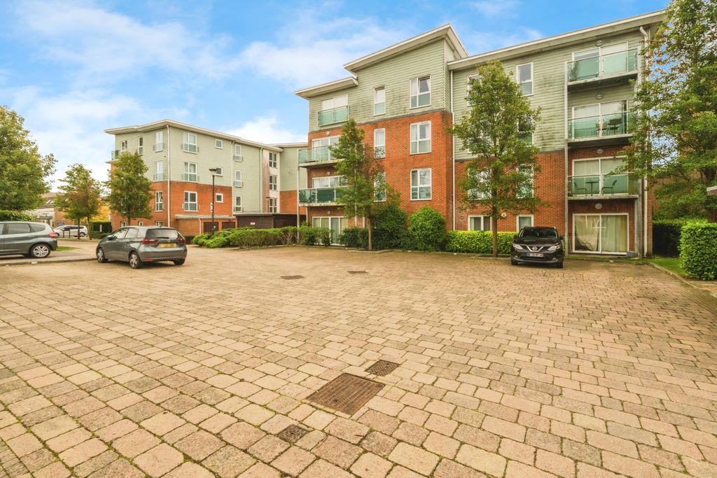 Property photo 1 of 11