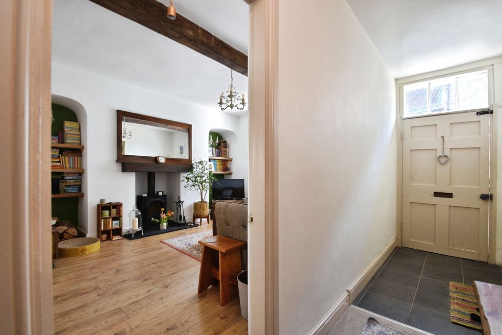Property photo 2 of 25 Pbox-Img.Jpg