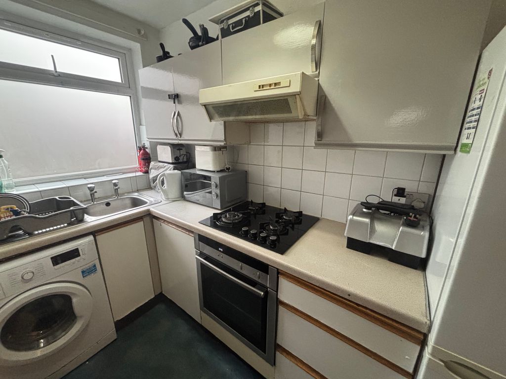 Property photo 1 of 3