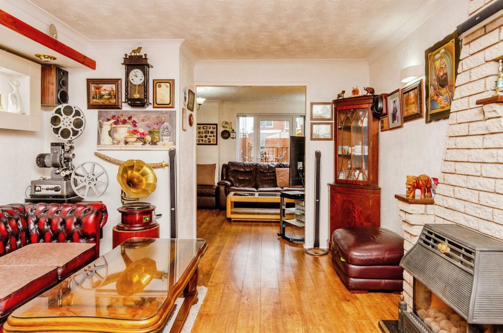 Property photo 3 of 17