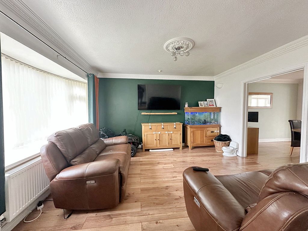 Property photo 3 of 26