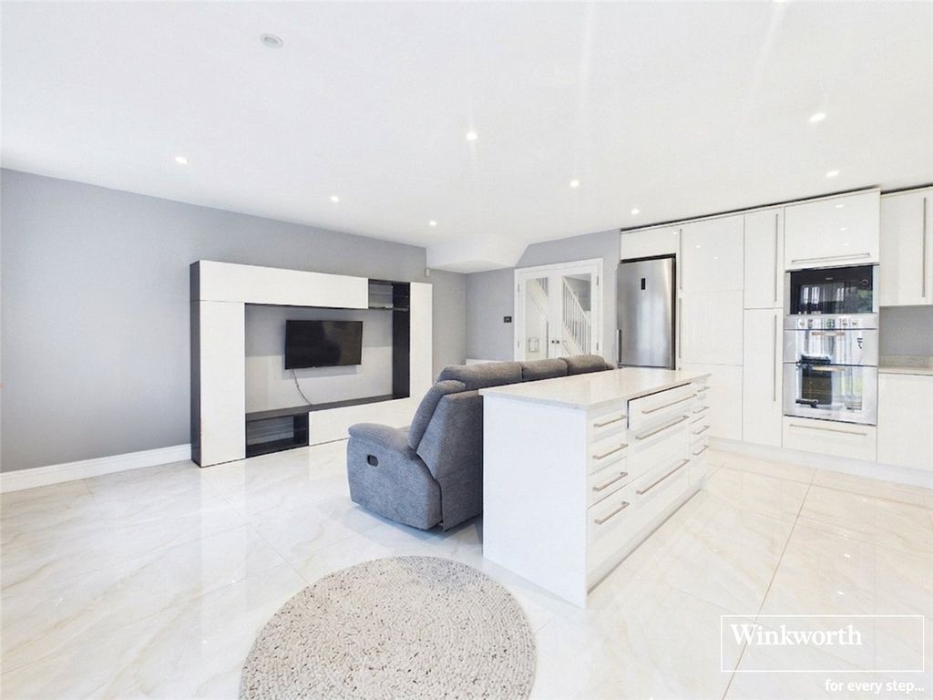 Property photo 3 of 24 Open Living