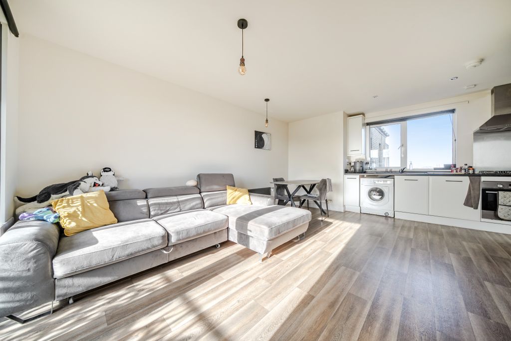 Property photo 3 of 10