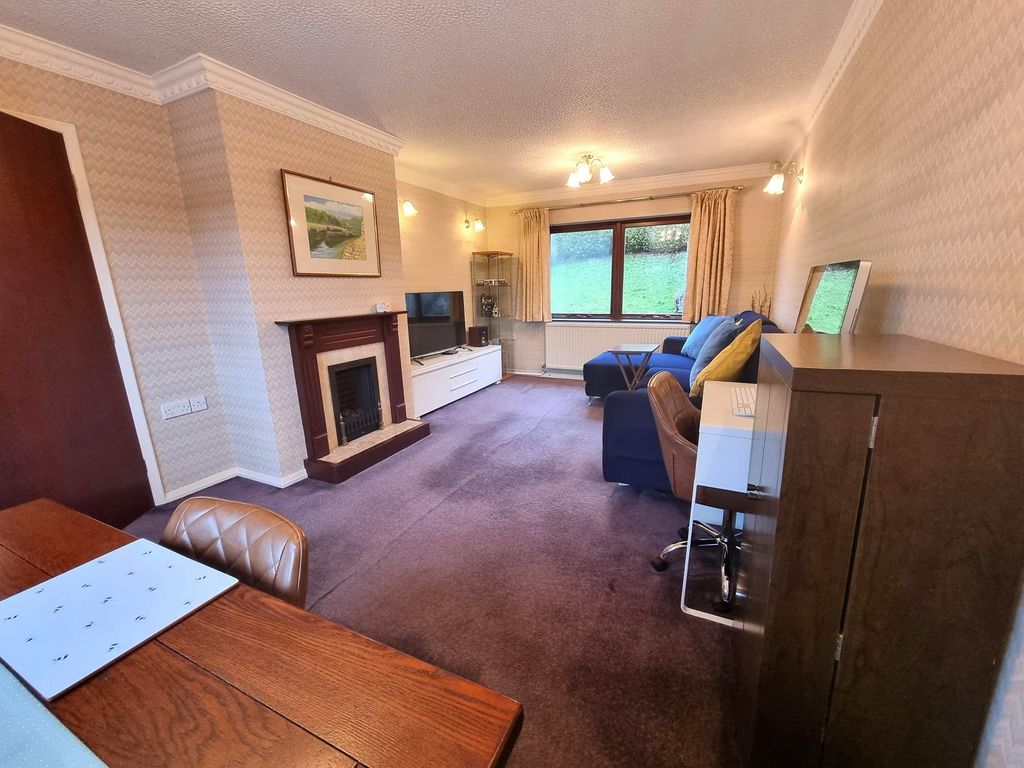 Property photo 2 of 23 Lounge