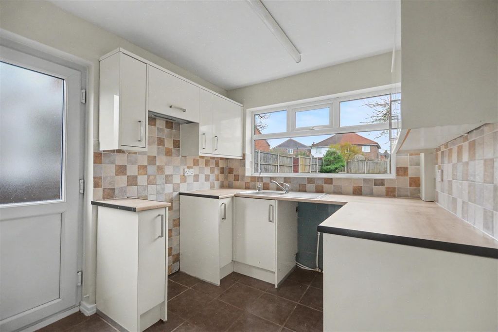 Property photo 3 of 21 Kitchen_1.Jpeg