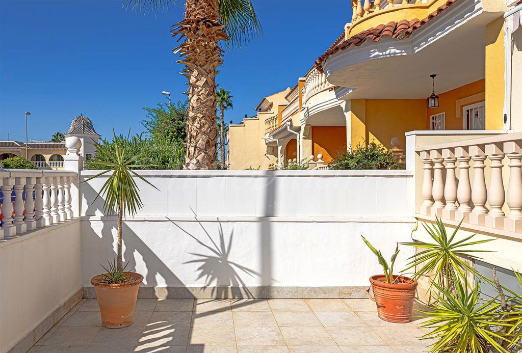 Property photo 3 of 36