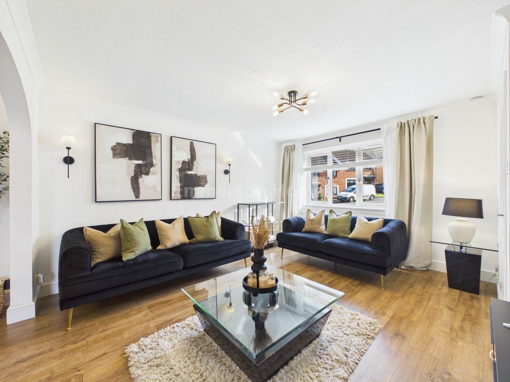 Property photo 2 of 24