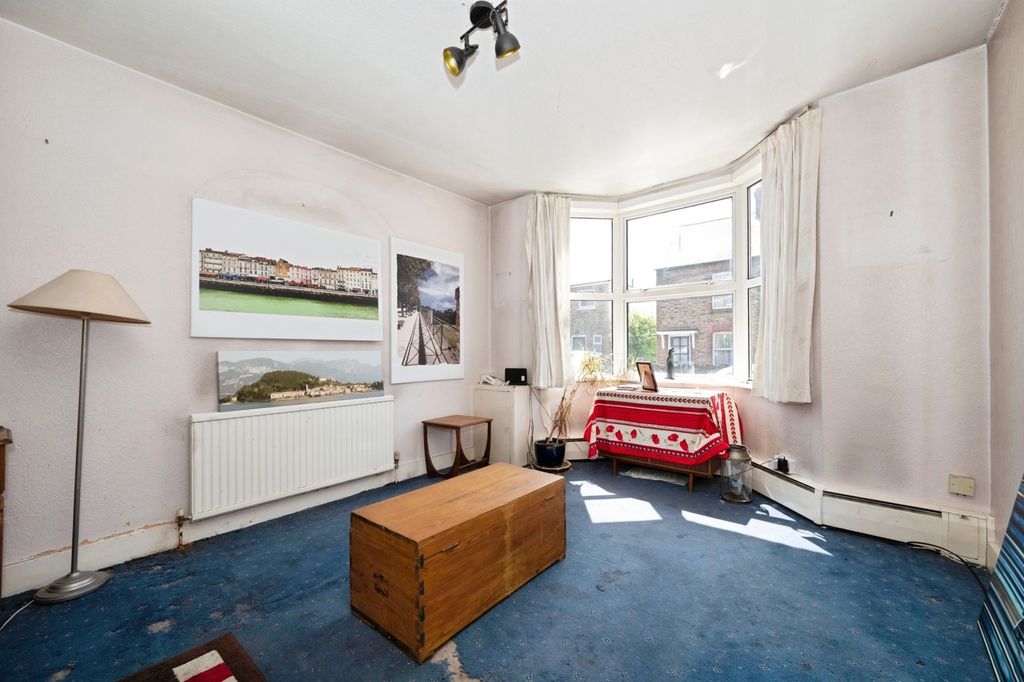 Property photo 2 of 12 Pbox-Img.Jpg