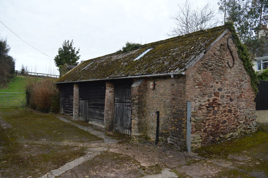 Property photo 3 of 14 Stables