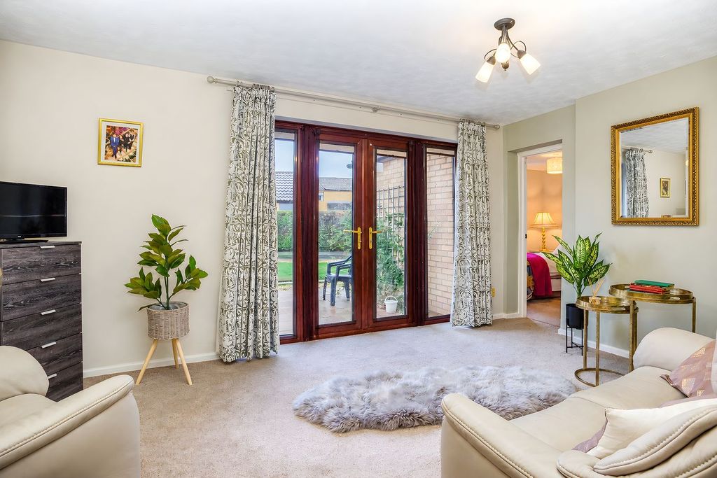 Property photo 2 of 11