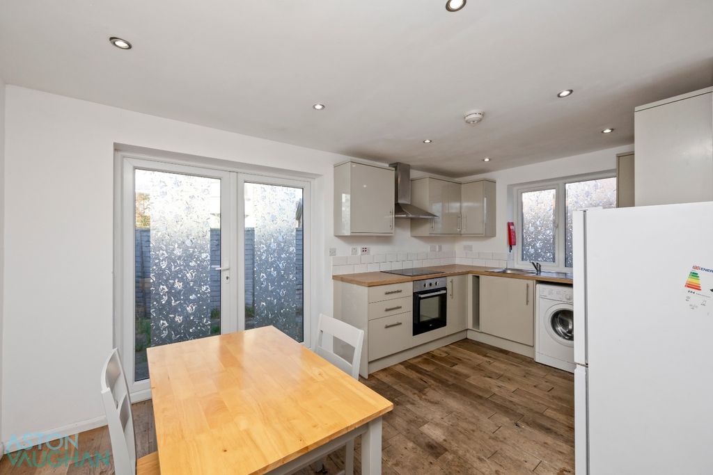 Property photo 3 of 15 4599682