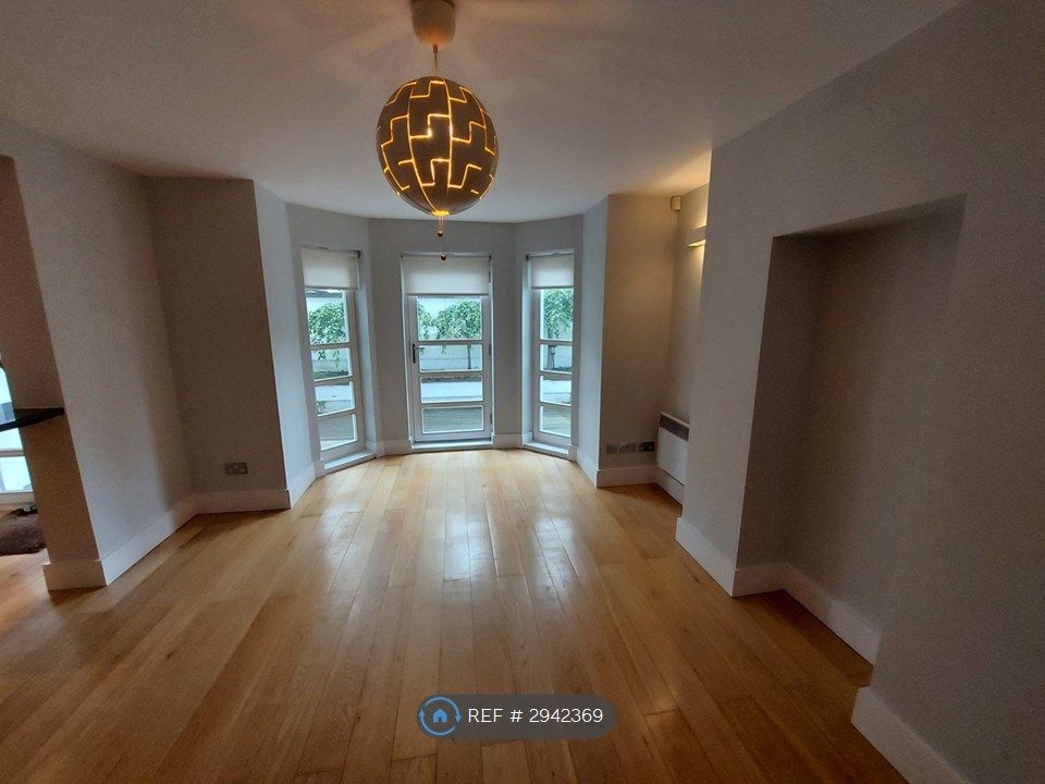 Property photo 2 of 14 Lounge/Dining