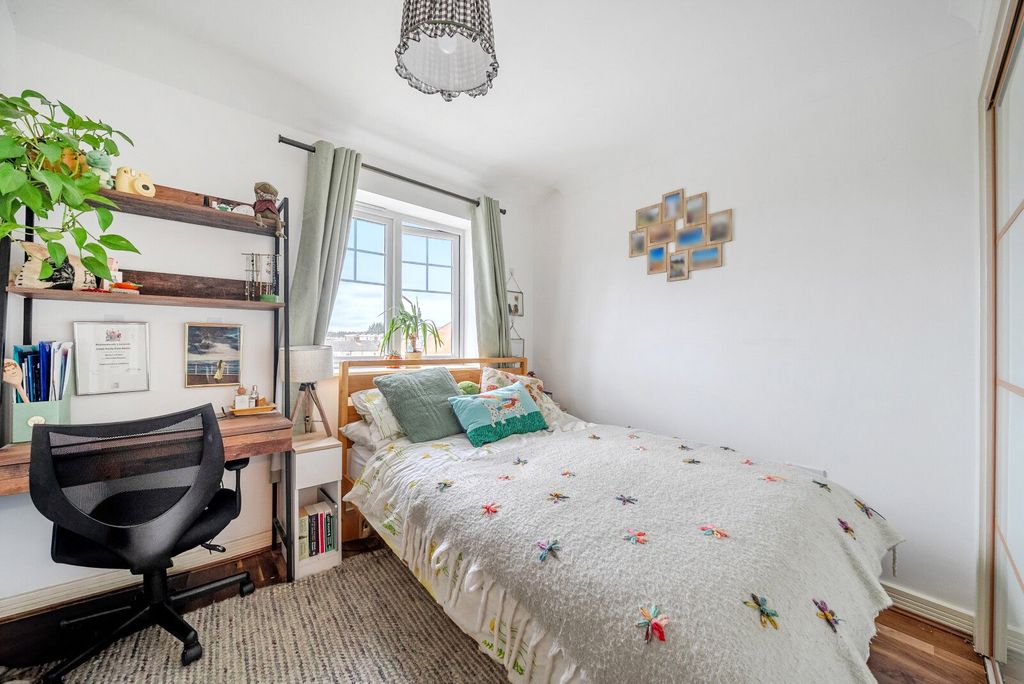 Property photo 3 of 16 Picture No. 20