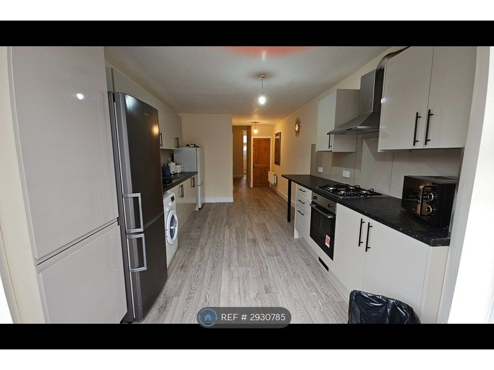 Property photo 1 of 32