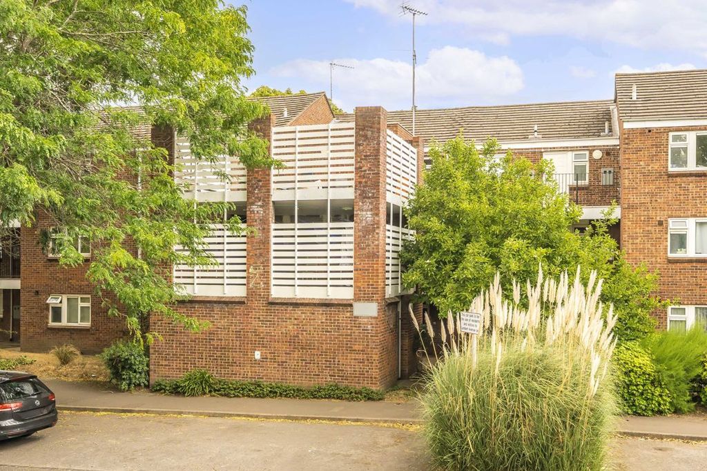 Property photo 1 of 4