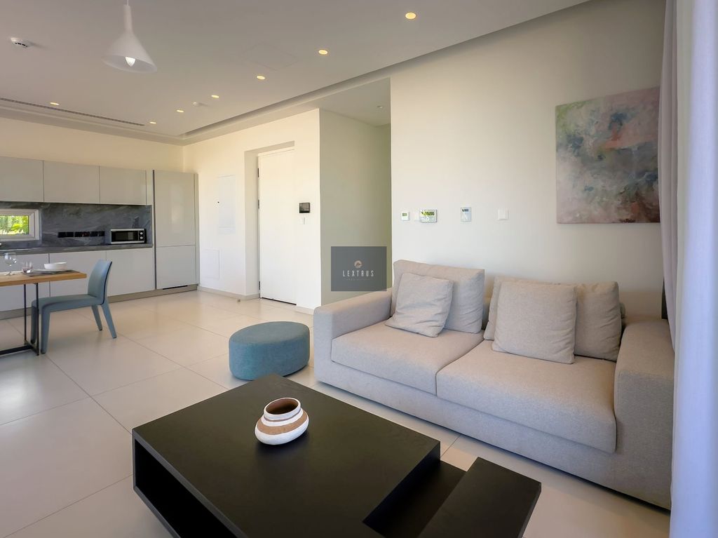 Property photo 3 of 36