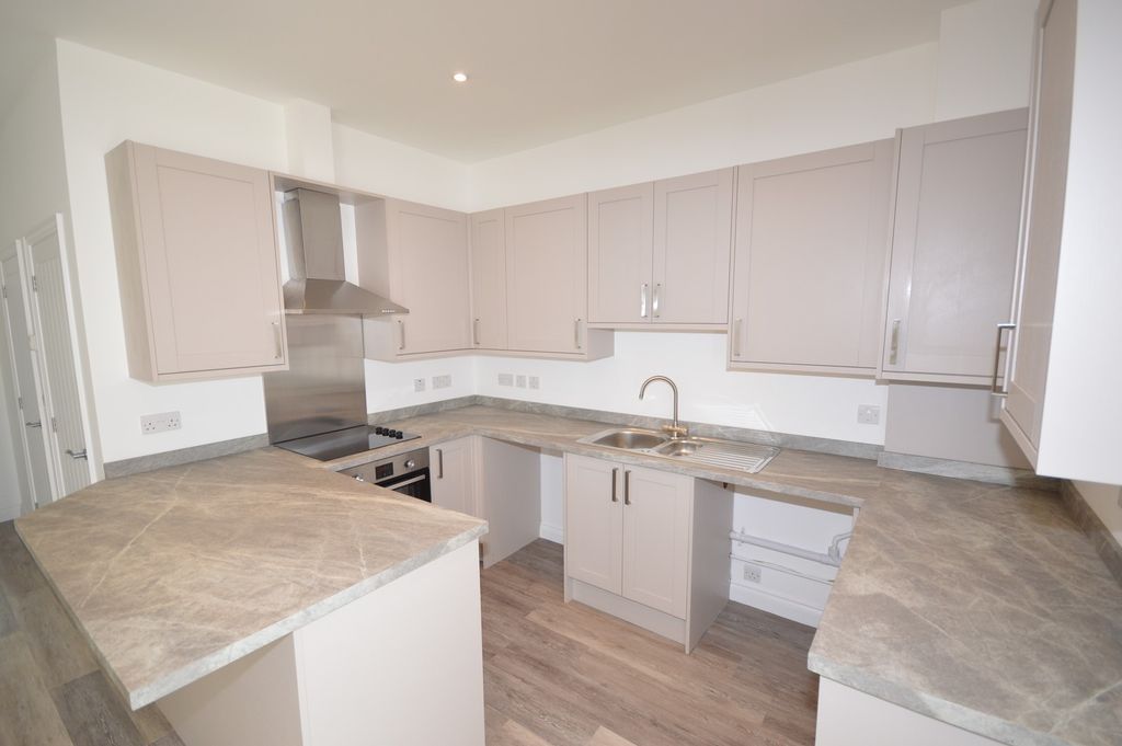 Property photo 2 of 9 Kitchen Apartment To Rent In Selsey