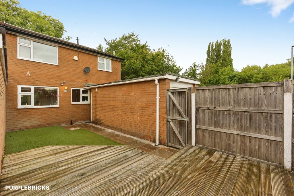 Property photo 2 of 28
