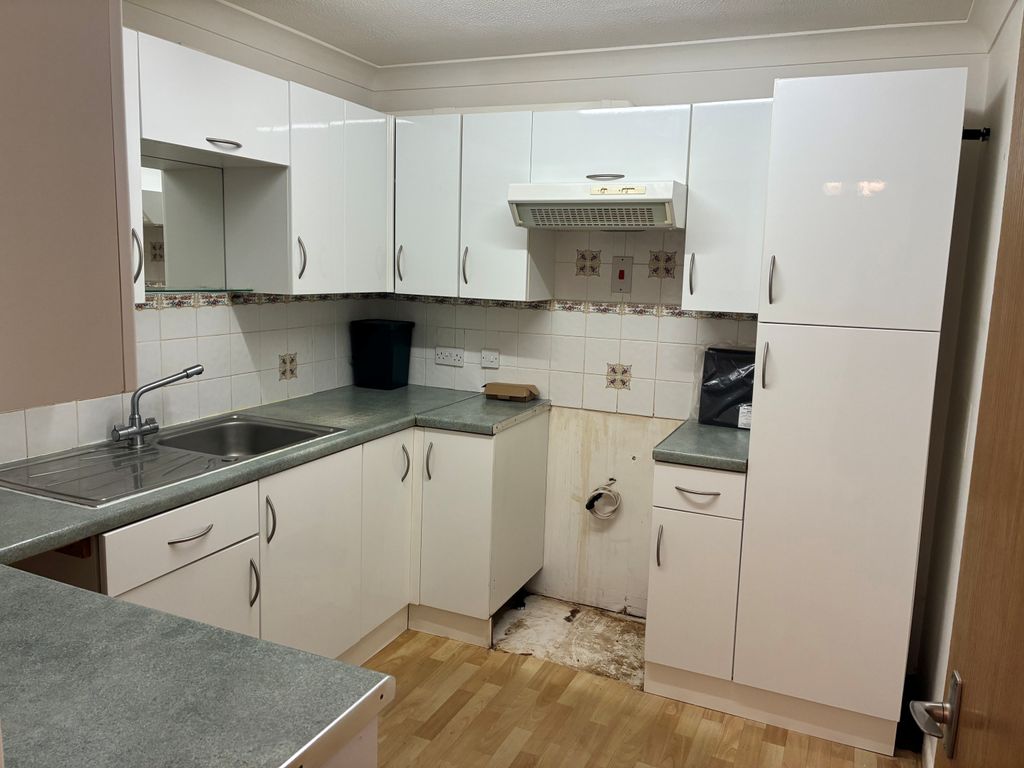 Additional image 5 of 2 bed flat for saleEast Cliff Road, Dawlish EX7