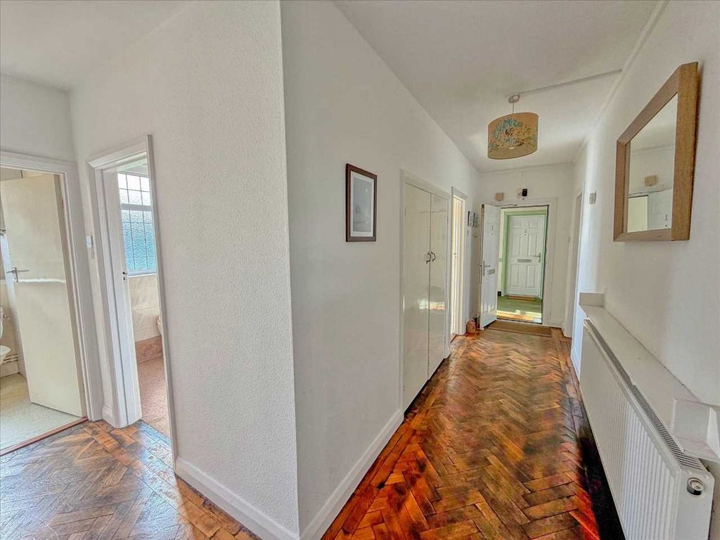 Property photo 3 of 16 Entrance Hall
