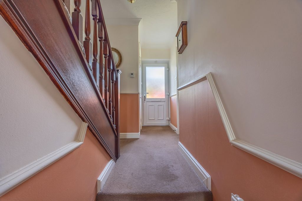 Property photo 3 of 45