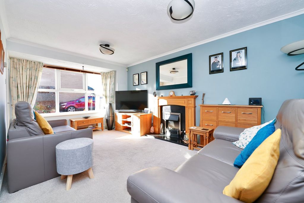 Property photo 3 of 17