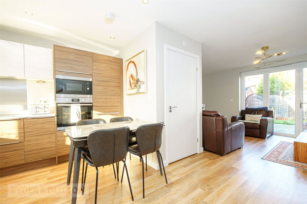 Property photo 3 of 19 Kitchen Diner