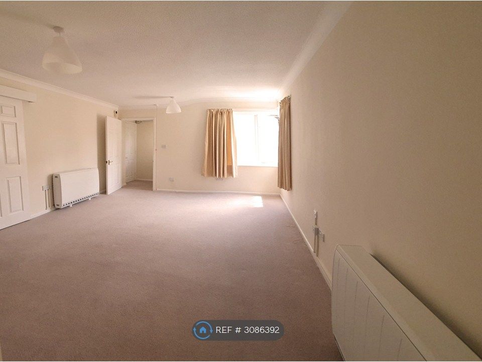 Property photo 3 of 12 Living Room
