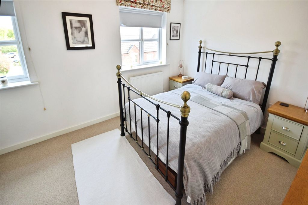 Property photo 2 of 19 Bedroom 1