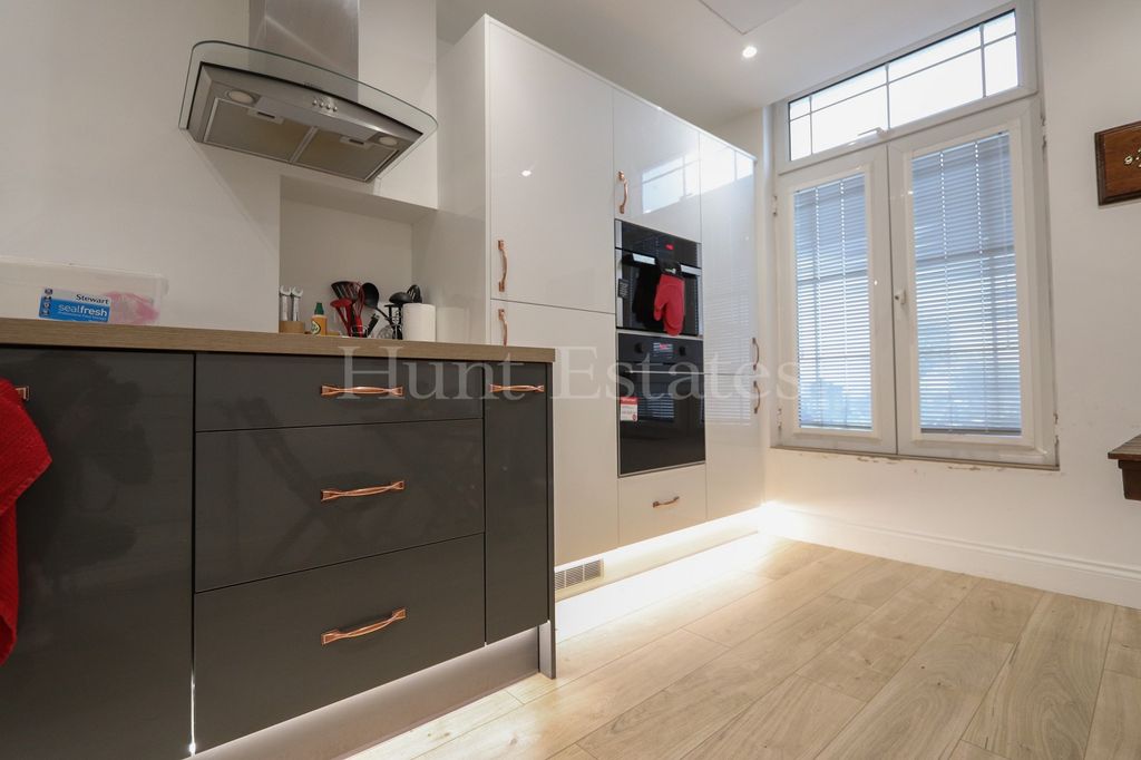 Property photo 3 of 11 Not Specified