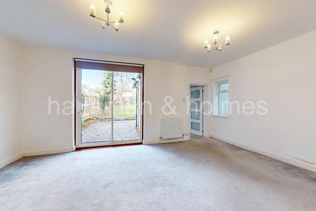 Property photo 3 of 23 W04.Jpg