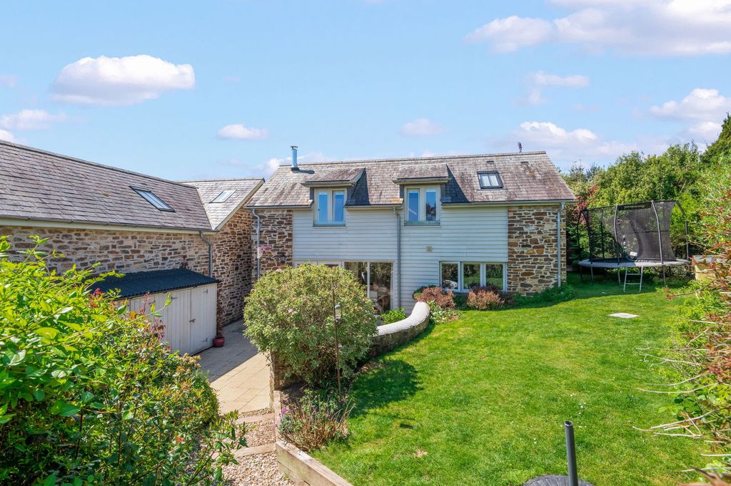 Property photo 2 of 24