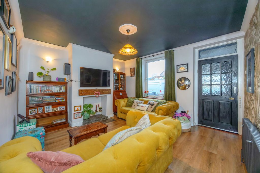 Property photo 3 of 22