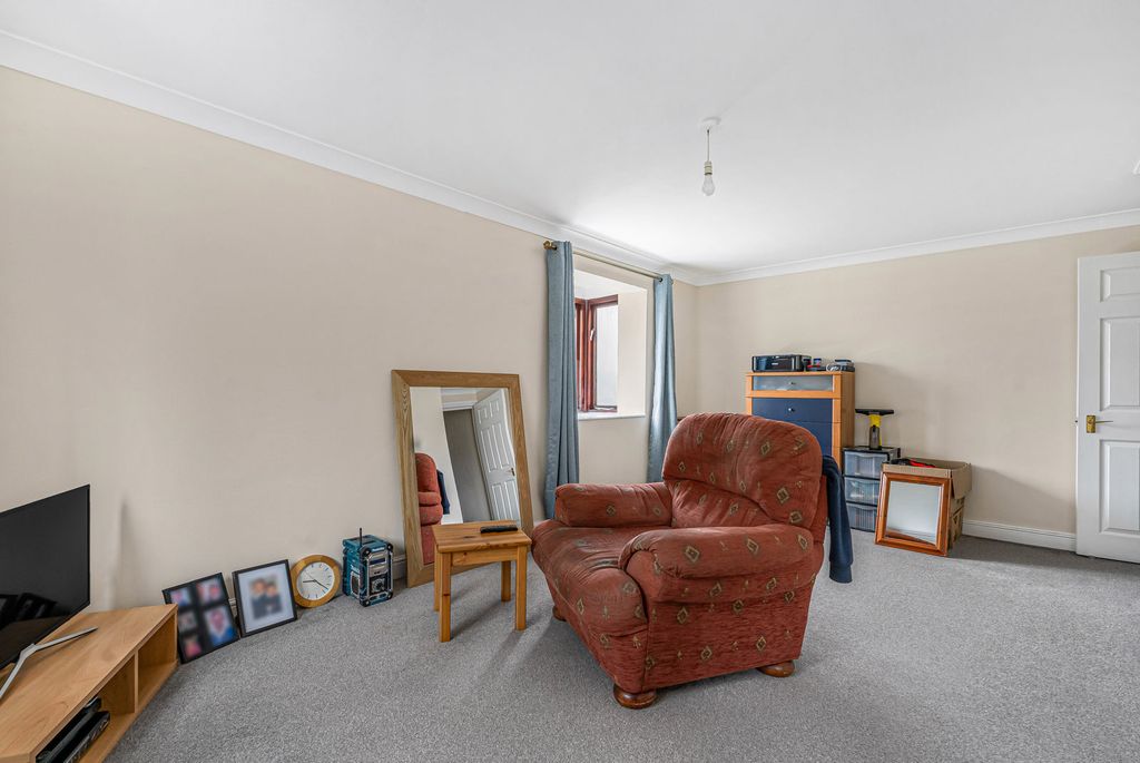 Property photo 3 of 9 Sitting Room