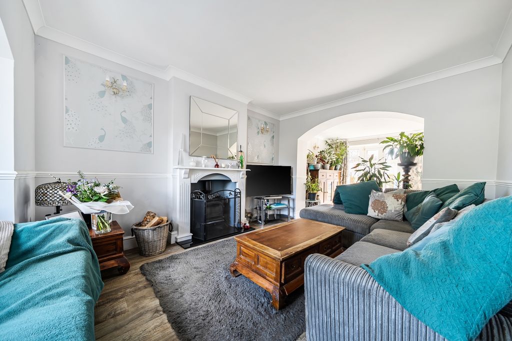 Property photo 2 of 20 Lounge