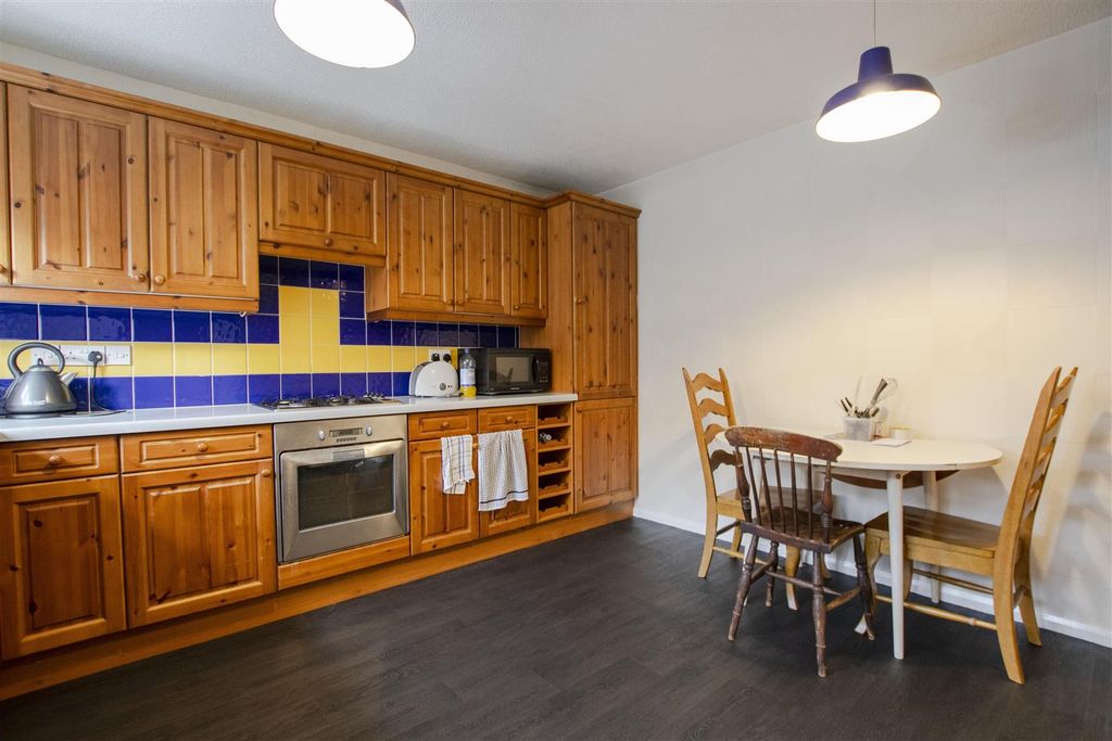 Property photo 3 of 13 Kitchen