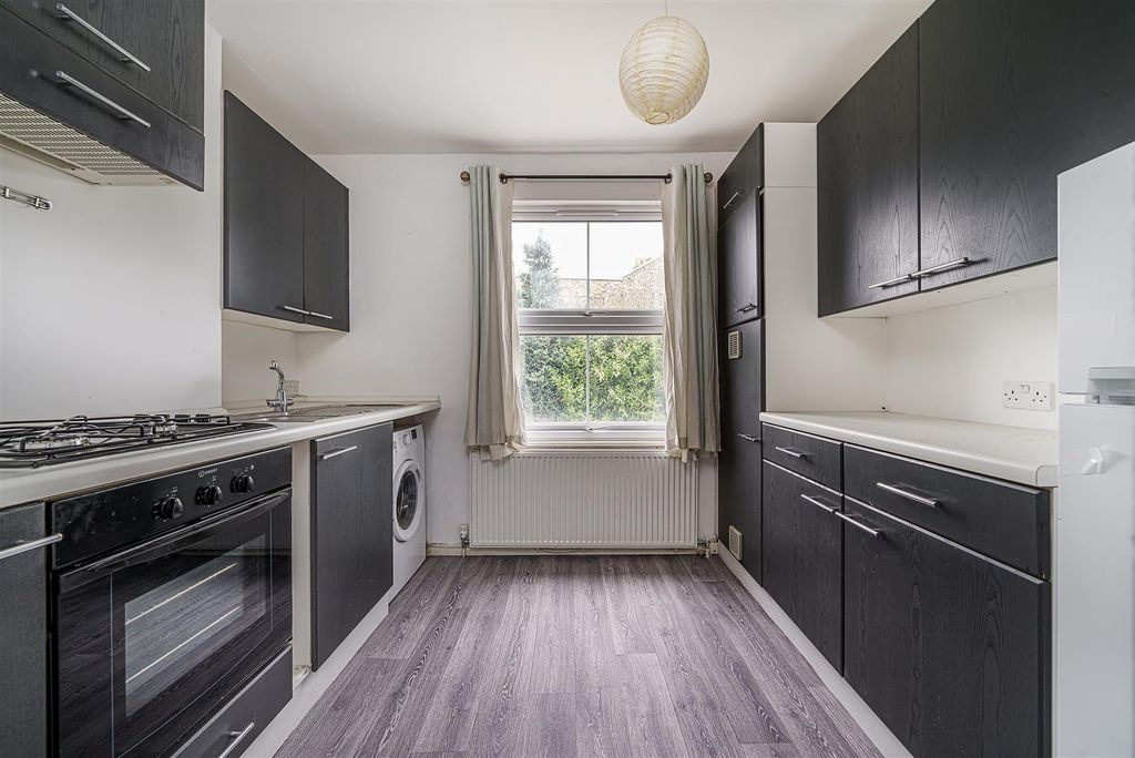 Property photo 3 of 7 Ritherdon Road-3.Jpg