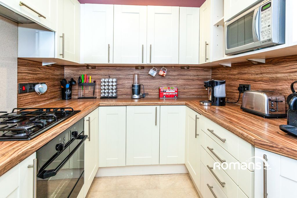 Property photo 2 of 12 Photo