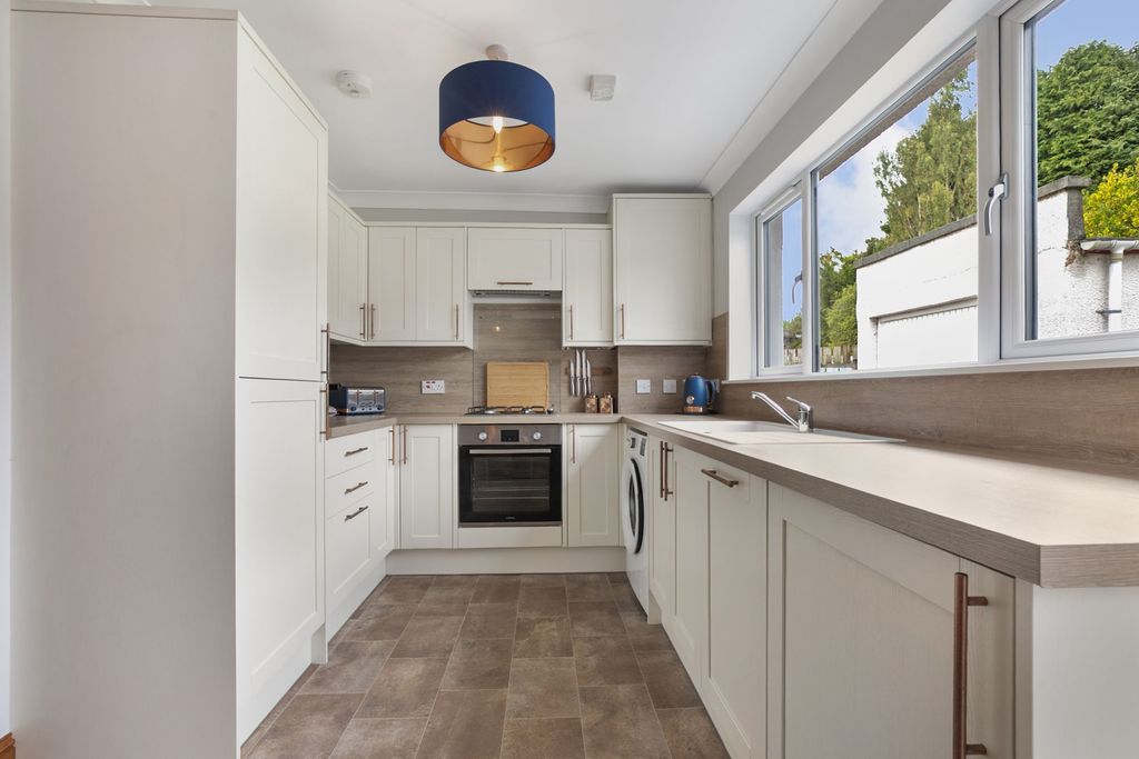 Property photo 2 of 30 Kitchen