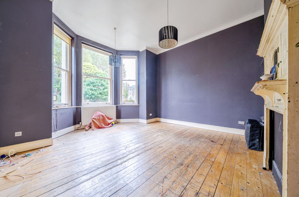 Property photo 3 of 15 1368596-11-68F216...