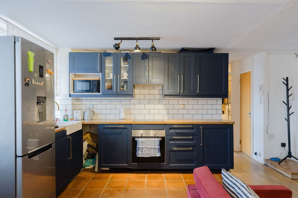 Property photo 3 of 24