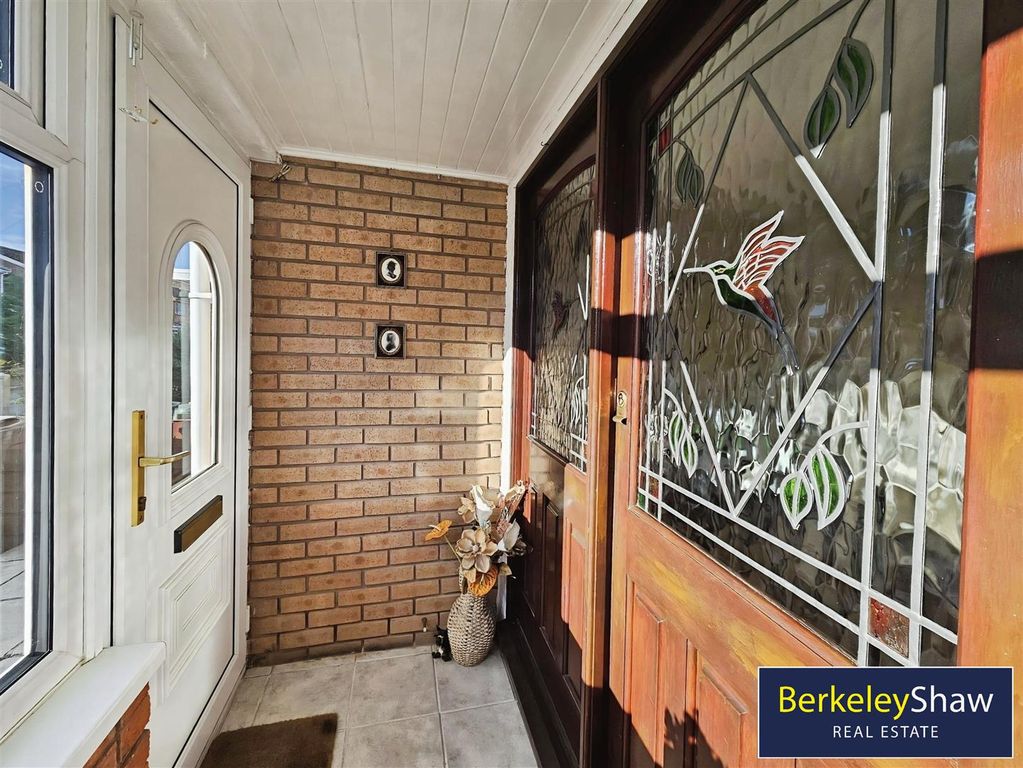 Property photo 2 of 17 Porch