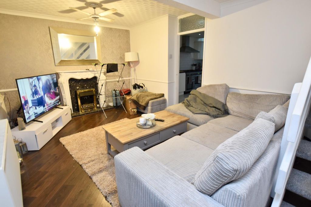 Property photo 3 of 10 Living Room