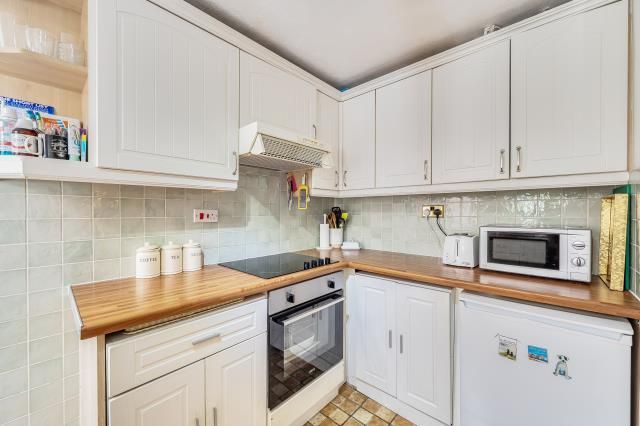 Property photo 2 of 20 Kitchen