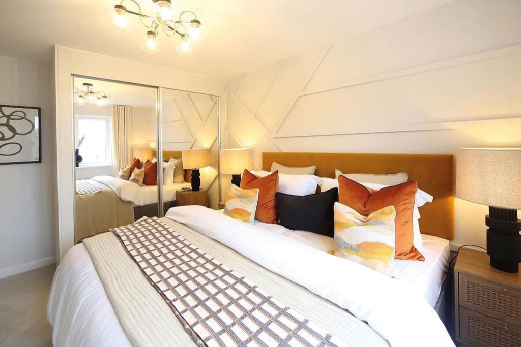 Property photo 3 of 8