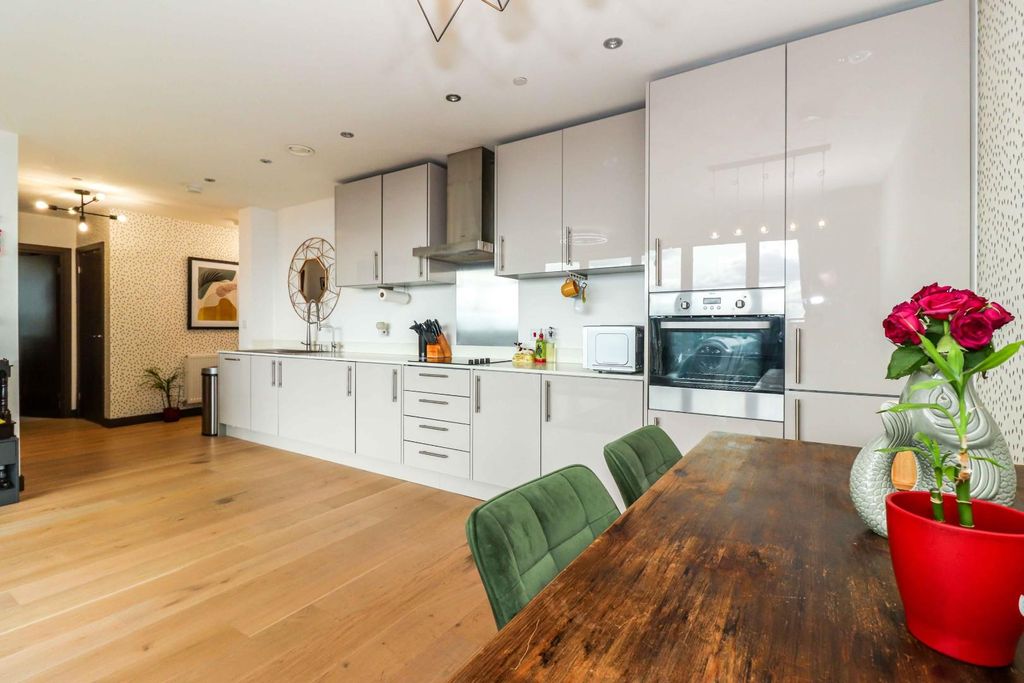 Property photo 2 of 17 Kitchen/Dining