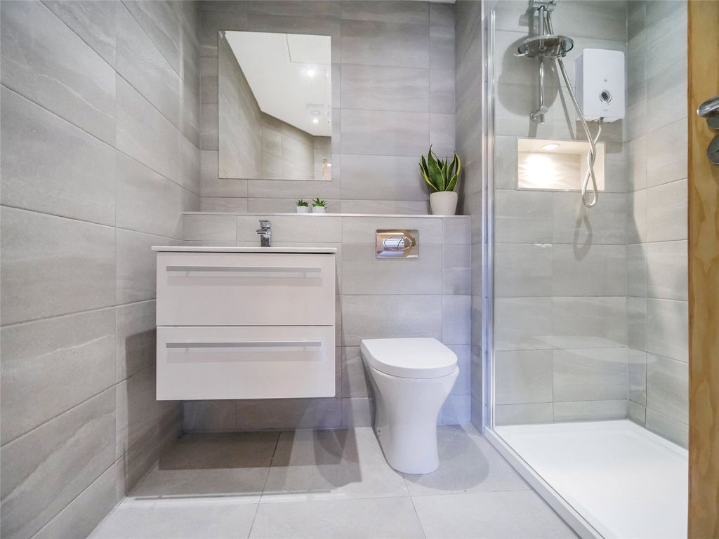 Property photo 3 of 24 Picture No. 04