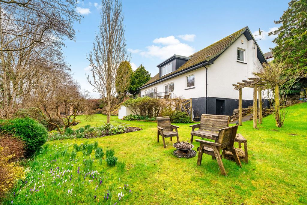 Property photo 2 of 77 Garden