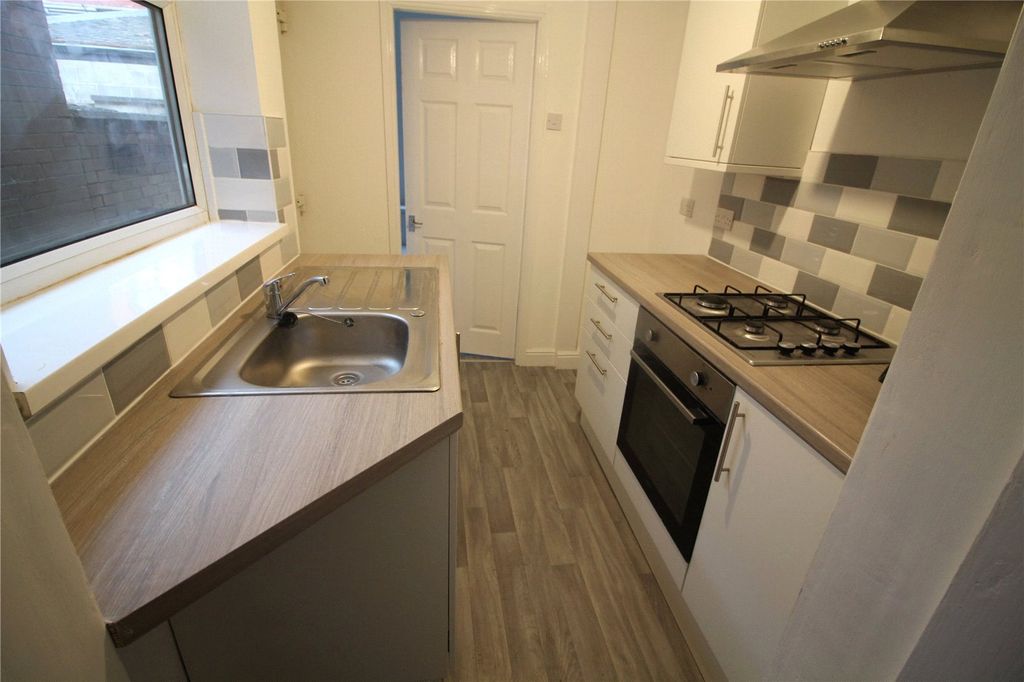 Property photo 2 of 12 Picture No. 06