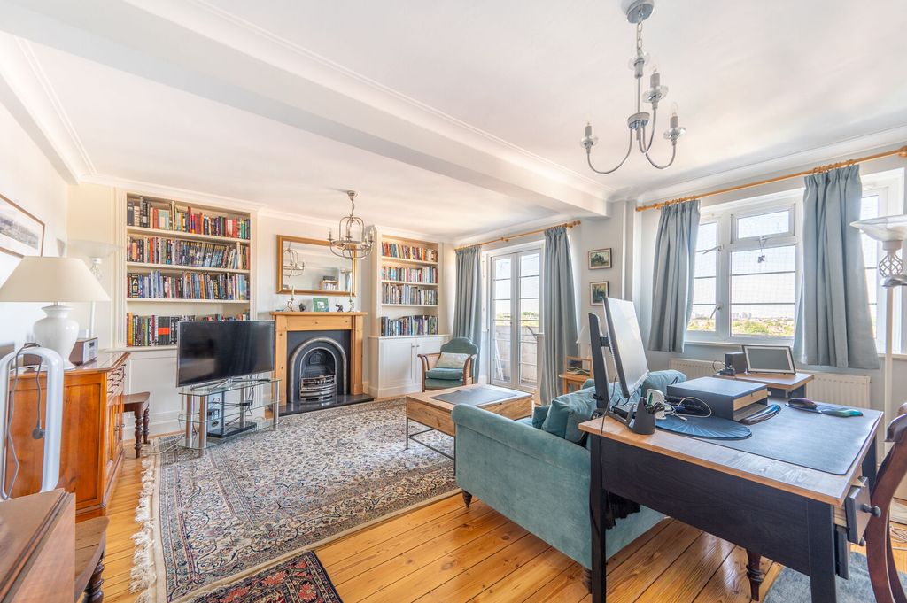 Property photo 1 of 11